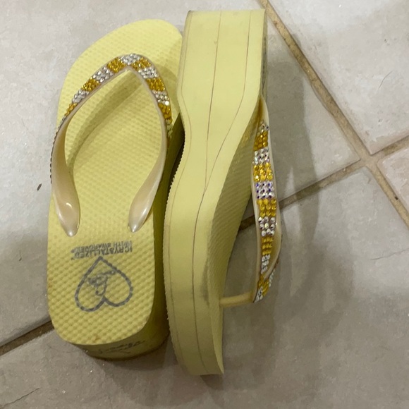Yellow LL flip flop with rhinestones - Picture 6 of 6